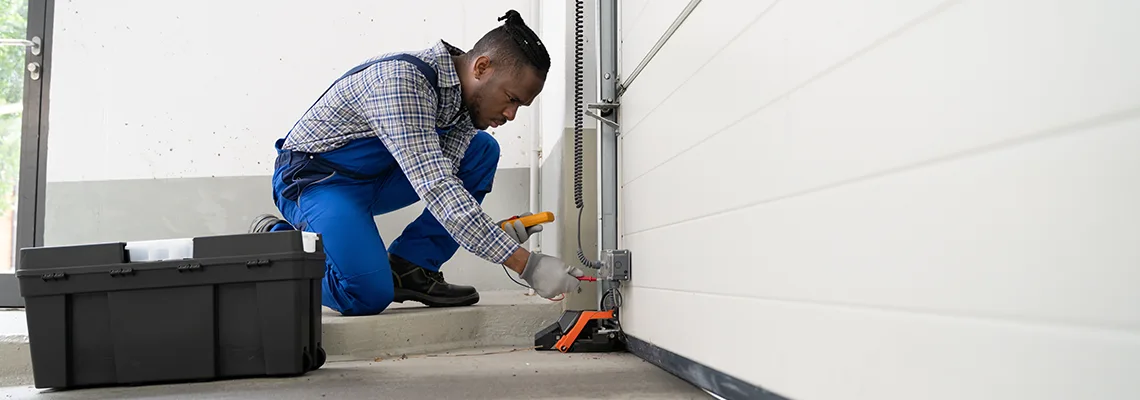 Repair Garage Door Not Closing But Light Flashing in Hoffman Estates, IL